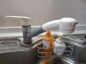 キッチンの水栓　交換する方法